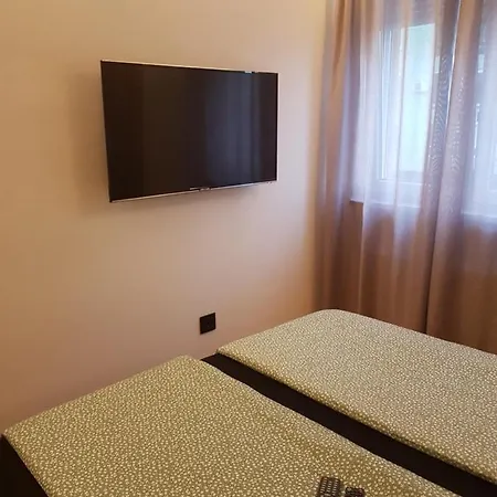Tesla 3 Apartment Novi Sad