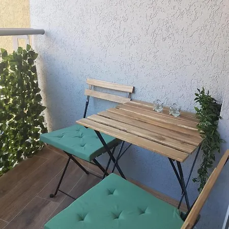 Tesla 3 Apartment Novi Sad